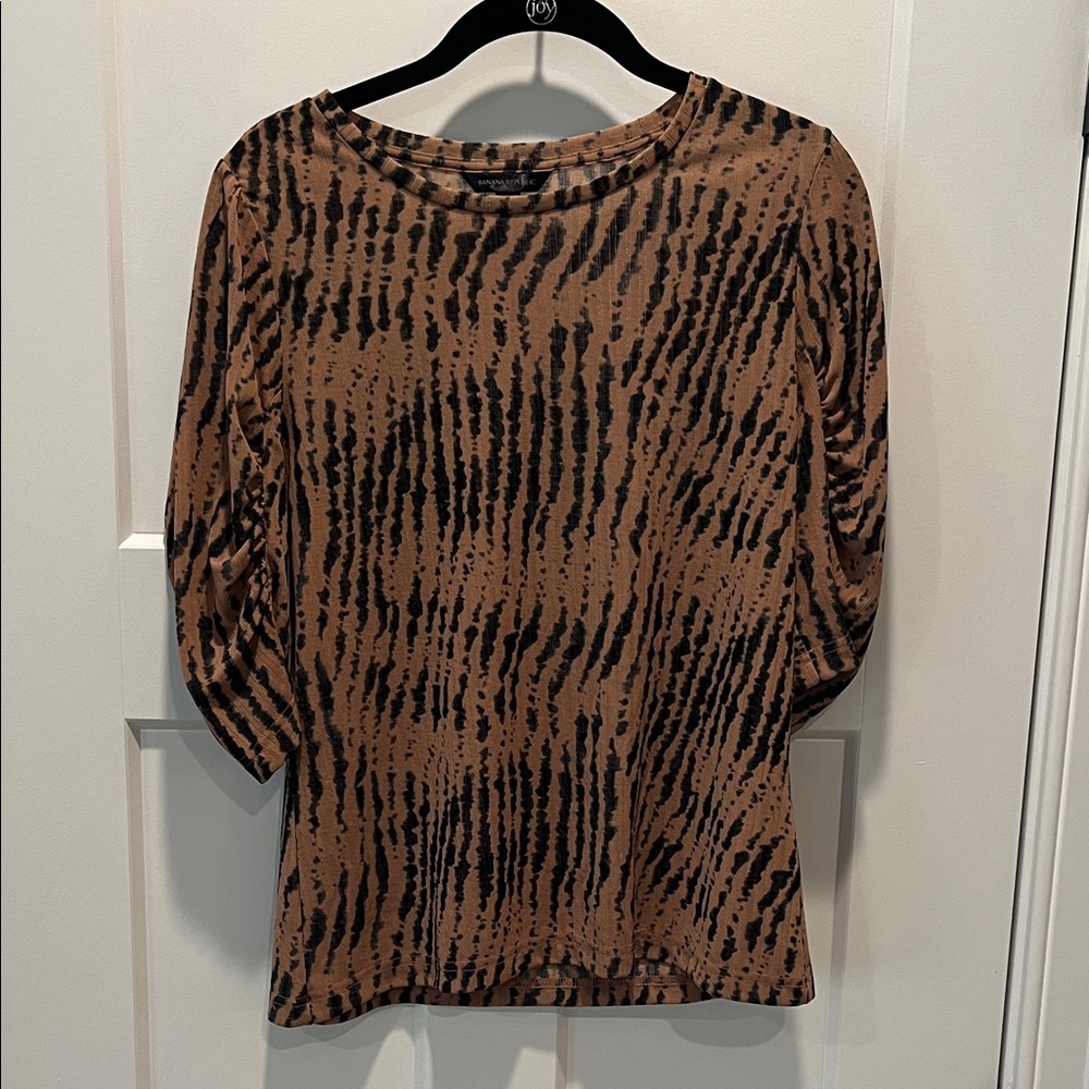 Banana Republic Brown and Black Patterned Blouse